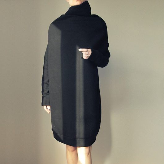 bluza bez kaptura damska Czarny golf Buka Sukienka