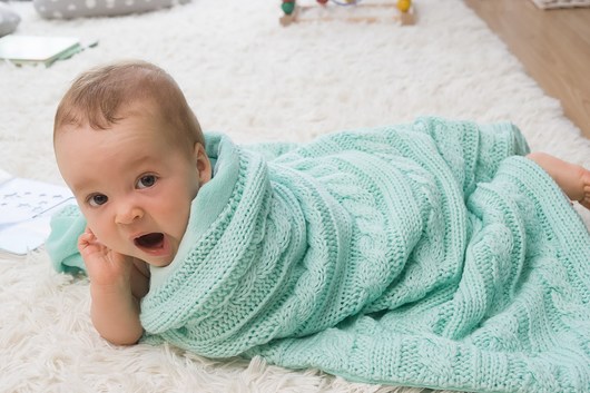 Kocyk dziecięcy warkocz - miętowy - 77x105 Minky and Cotton
