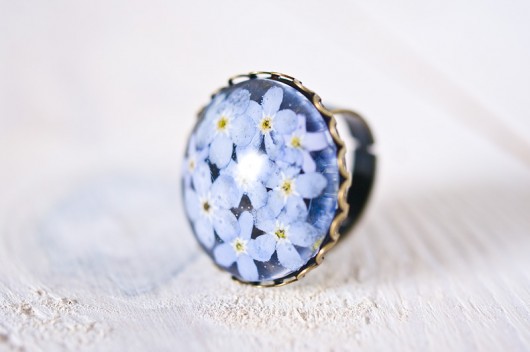 Pierścionek z żywicy z niezapominajkami So Jewelry