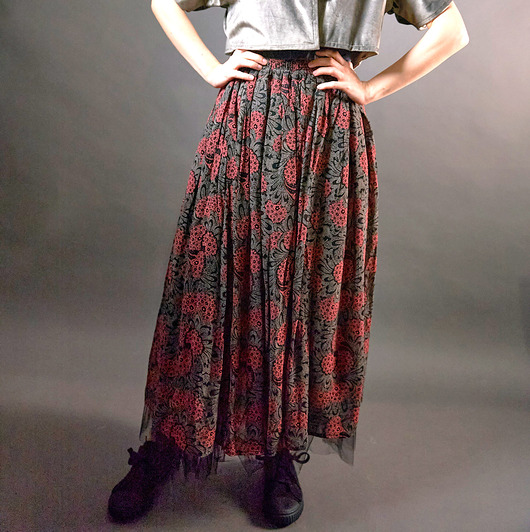 spódnice maxi Wzorzysta spódnica z żorżety podbita czarnym tiulem