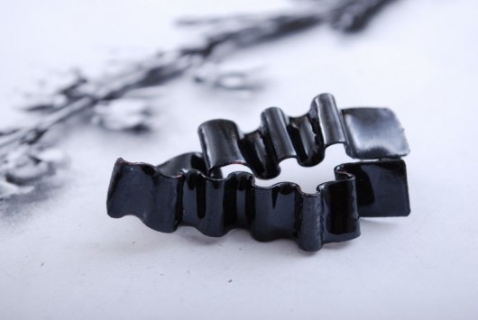 RIBBON - jet black Dorota Oyrzanowska