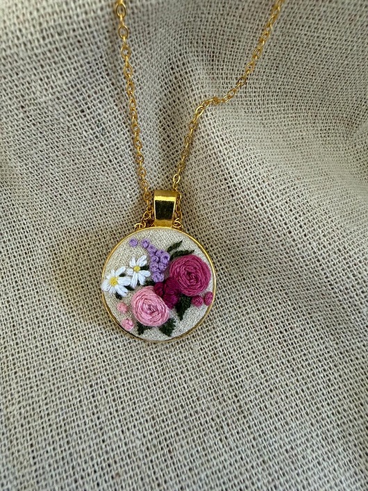 złote naszyjniki Ręcznie wyszywany naszyjnik "Bukiet kwiatów"