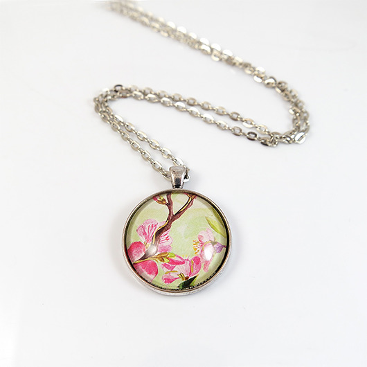 wisiory Naszyjnik, medalion - Kwitnąca wiśnia