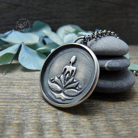 wisiory Silver Yoga Necklace