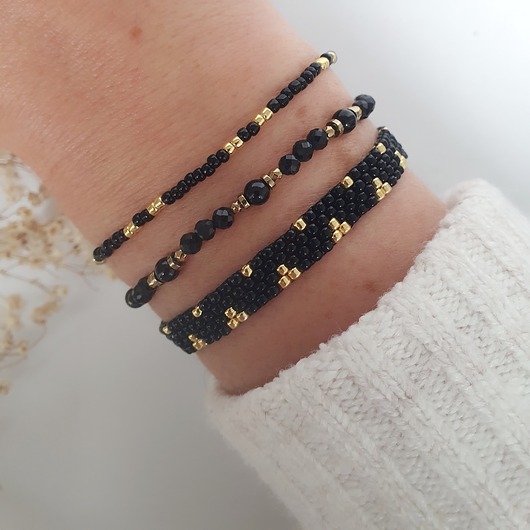 bransoletki na sznurku Komplet bransoletek z turmalinem