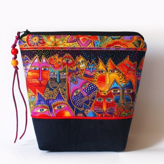 kosmetyczka - złocone koty Laurel Burch - czarna MOONAXA