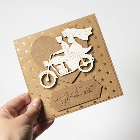 kartki scrapbooking Kartka ślubna z parą młodą na motocyklu
