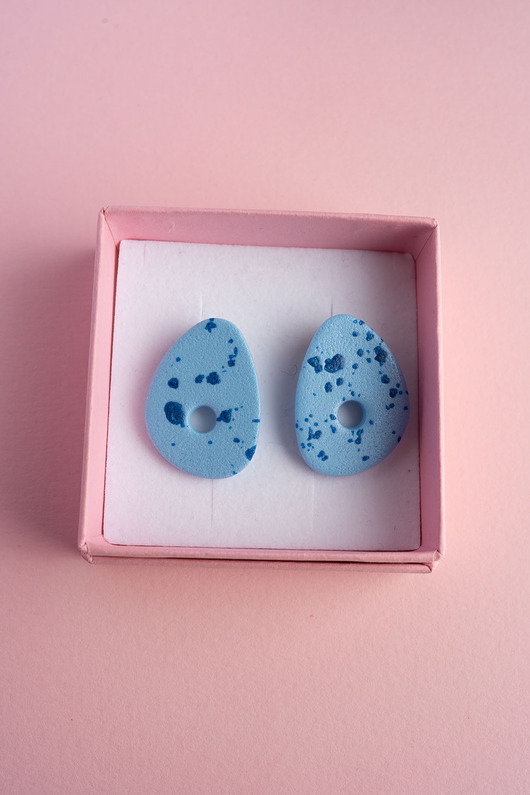 kolczyki z masy plastycznej Wiszące sztyfty w paski