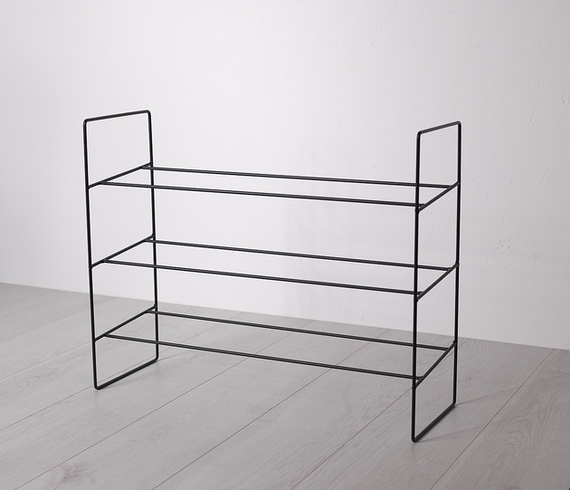 Minimalistyczna metalowa półka na buty skandi design