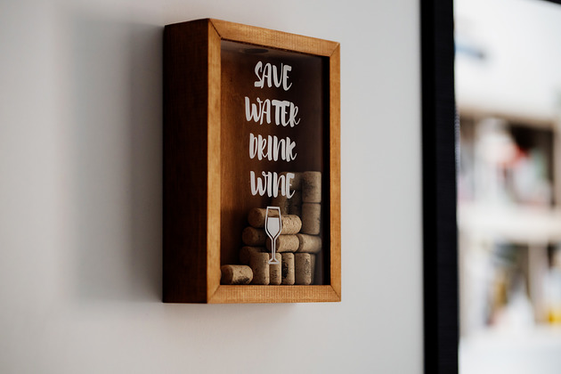 dodatki - różne Pojemnik na korki od wina, prezent na  ścianę