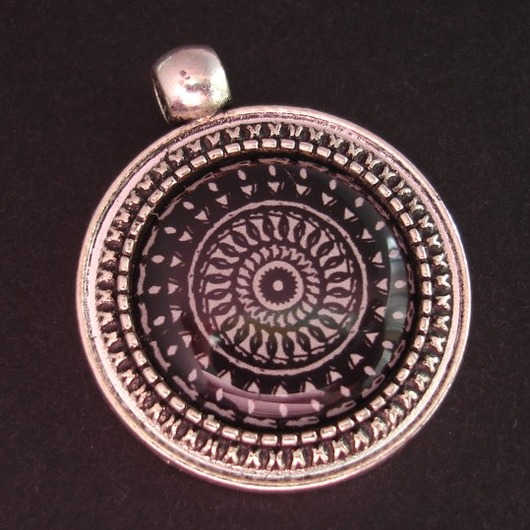 Wisiorek Mandala Równowagi Iris Szarooka