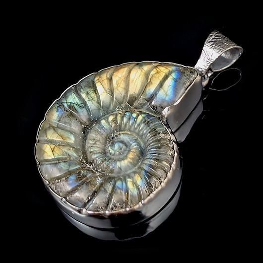 wisiory Baśniowy amonit z labradorytu