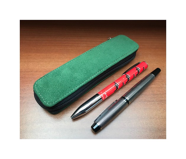 piórniki Etui na pióra  na dwie sztuki  N2zielonywelur