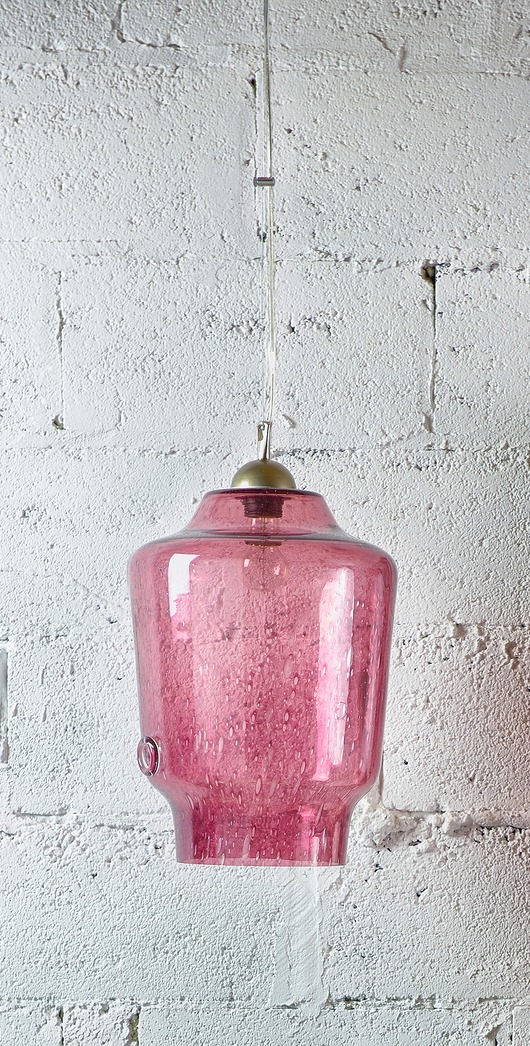 Szklana lampa wisząca BEE różowa GIE EL