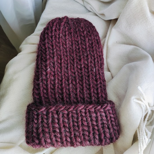 czapki damskie Wełniana czapka na drutach WOOLLY bordowa