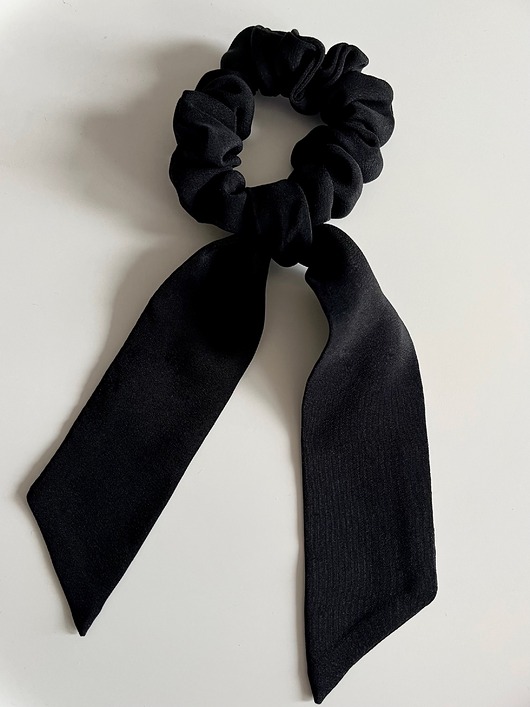 gumki do włosów Jedwabna scrunchie Black Silk z odwiązywaną szarfą