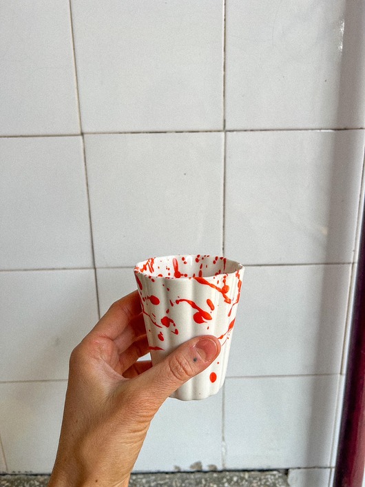 kubki Kubek porcelanowy nakrapiany pomarańczowy MARE