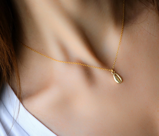 Złoty naszyjnik z muszelką- srebro 925 Coccola JEWELLERY