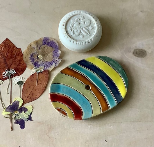 Mydelniczka ceramiczna "Kolory" Ceramystiq