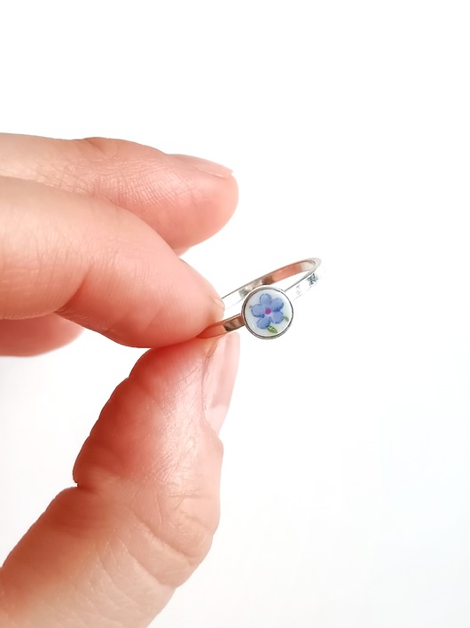 pierścionki - różne Pierścionek z niezapominajką srebrny