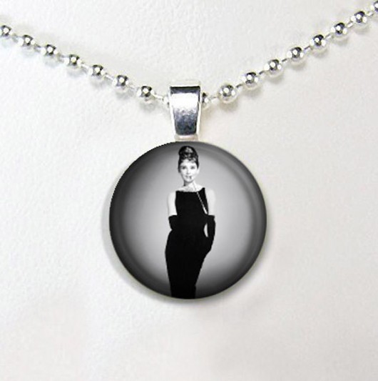Wisiorki z grafiką -&quot;audrey hepburn&quot; XXXDiamicArt