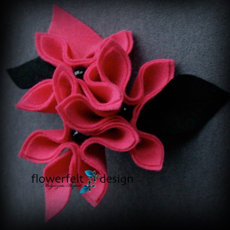 rożowe z czarnym -Biżuteria Autorska FlowerFelt Design