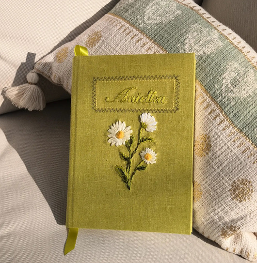 notatniki i albumy Szkicownik, notes czysty B5 z haftowanym ręcznie haftem