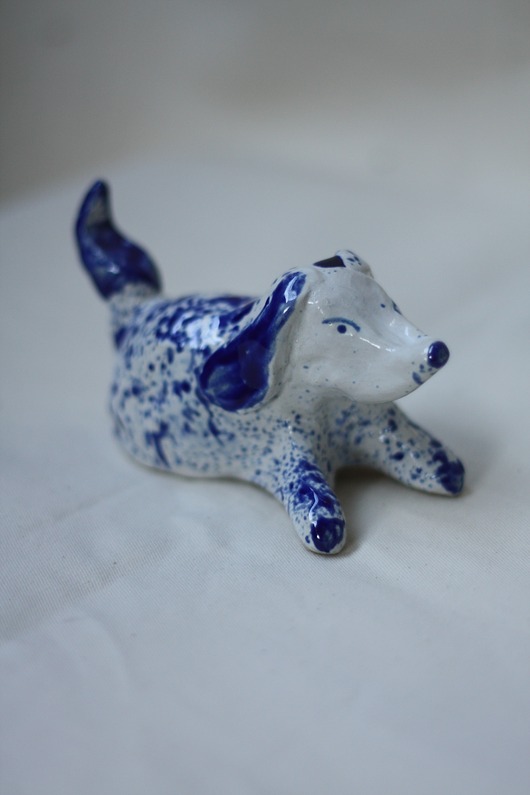 figurki i rzeźby Figurka piesek kundelek. Ceramiczny piesek
