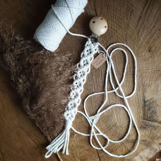 Zawieszka do smoczka Rootslife Rootsofmacrame