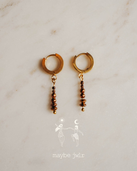 kolczyki pozłacane Kolczyki złote z zawieszkami z kamieni hematyt