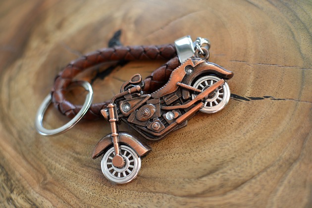 breloki Brelok skórzany "MOTOCYKL" COPPER