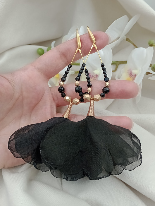 kolczyki chwosty Czarne kolczyki kwiaty, czarne kolczyki z jedwabiu