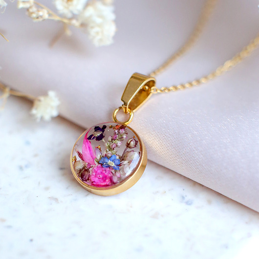 wisiory Wisiorek z kompozycją kwiatową