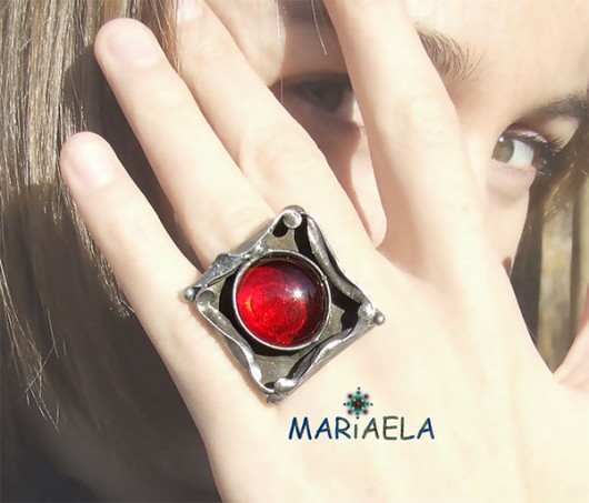 Z RENESANSOWEGO OBRAZU CZERWIEŃ MARIAELA