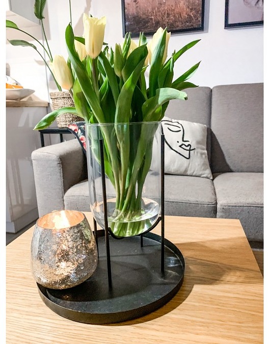 świeczniki i świece Szklany wazon na metalowym stelażu