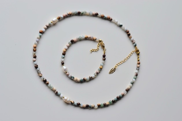 komplet biżuterii Komplet z naturalnymi kamieniami i perłami