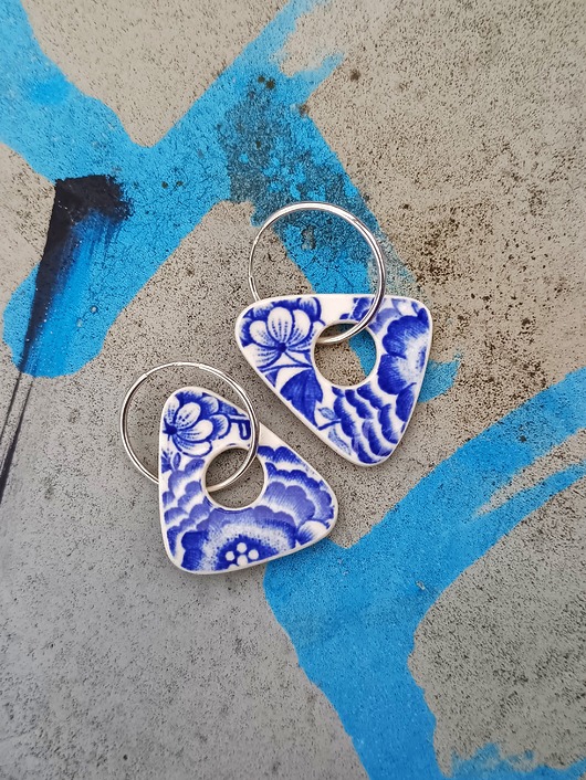 kolczyki ceramiczne Kolczyki ceramiczne w kobaltowe kwiaty koła
