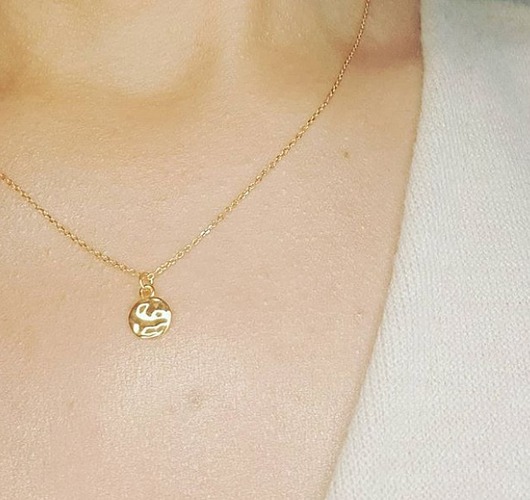 Minimalistyczny naszyjnik z blaszką Czaki Bransoletki
