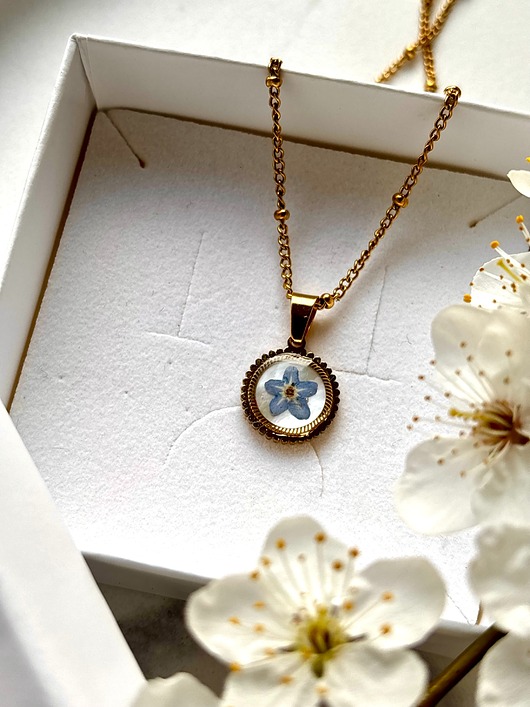 naszyjniki - inne Naszyjnik niezapominajka na perle