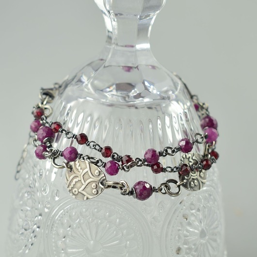 bransoletki z kamieni naturalnych Rubin z granatem w srebrze - bransoletka