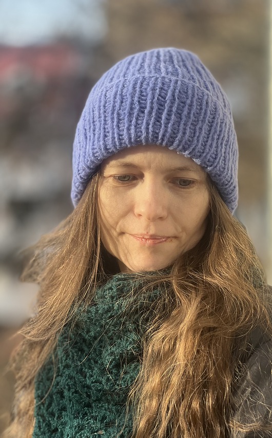 czapki damskie Przejściowa czapka Dimma z alpaki fioletowo niebieska