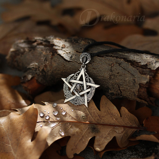 wisiory Pentagram księżycowy ze srebrzystym obsydianem