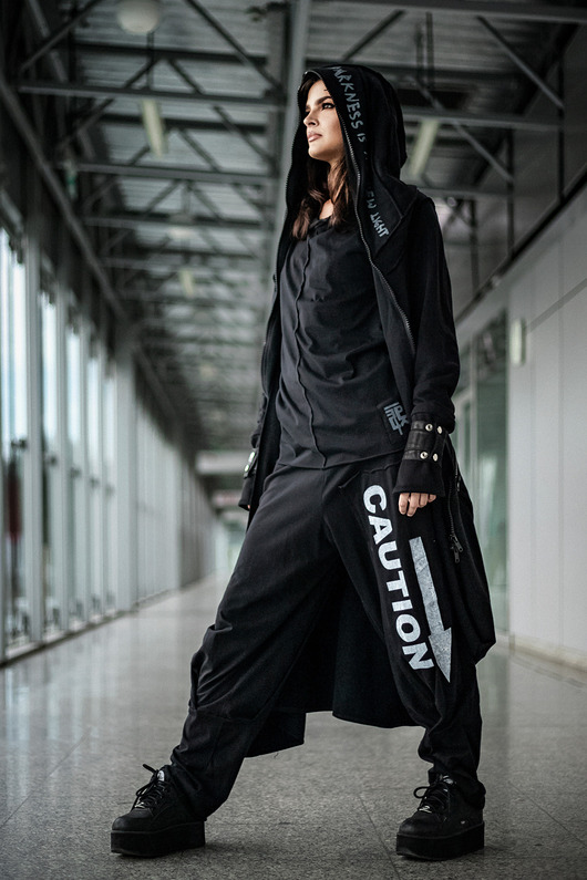 spodnie dresowe damskie Czarne wygodne spodnie unisex CAUTION!