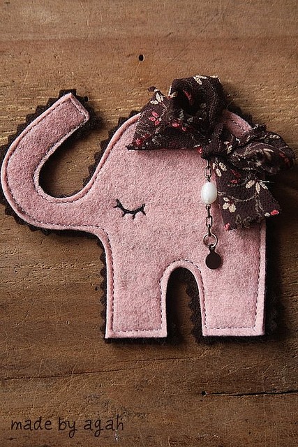 Broszka Sleepy Elephant    made by agah
