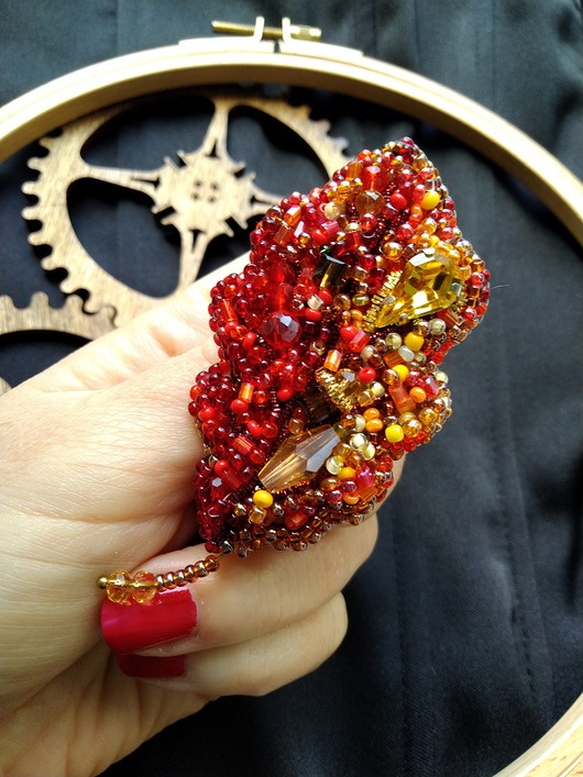 broszki Broszka Liść dębu, Prezent dla kobiety, Broszka ręcznie haftowana