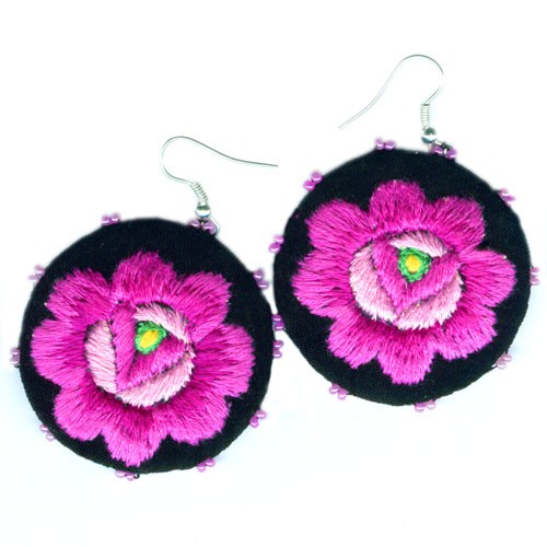 Hand-Embroidered Floral Earrings  na ludowo