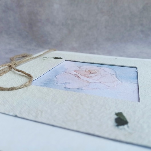 kartki scrapbooking Kartka okolicznościowa - róża z liściem. Akwarela i papier czerpany.