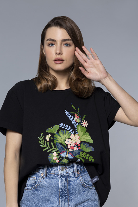 Czarny t-shirt z nadrukiem Nubee