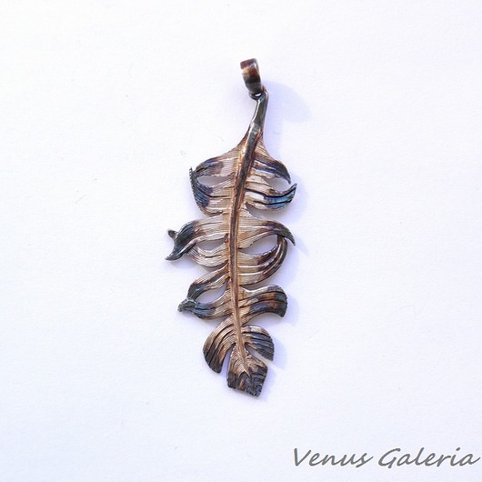 Zawieszka srebrna - Pióro brązowe II małe VENUS GALERIA