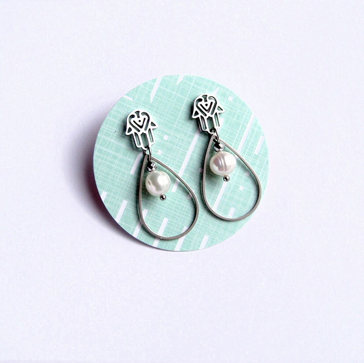 kolczyki z kamieniami Hamsa - talizman - kolczyki z perłami